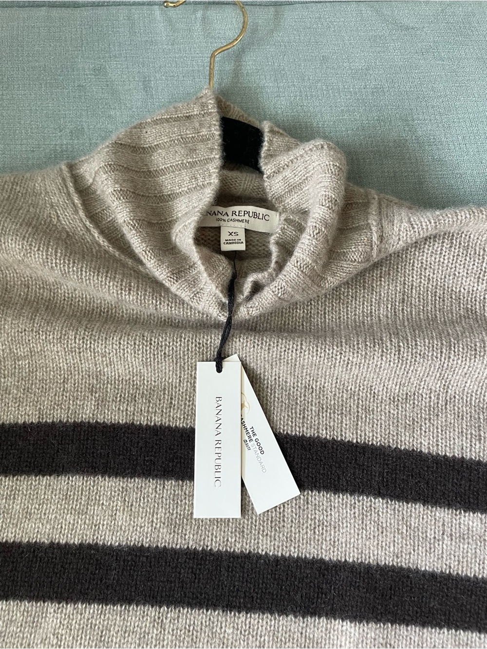 Banana Republic Relaxed Turtleneck Sweater - Picture 4 of 6